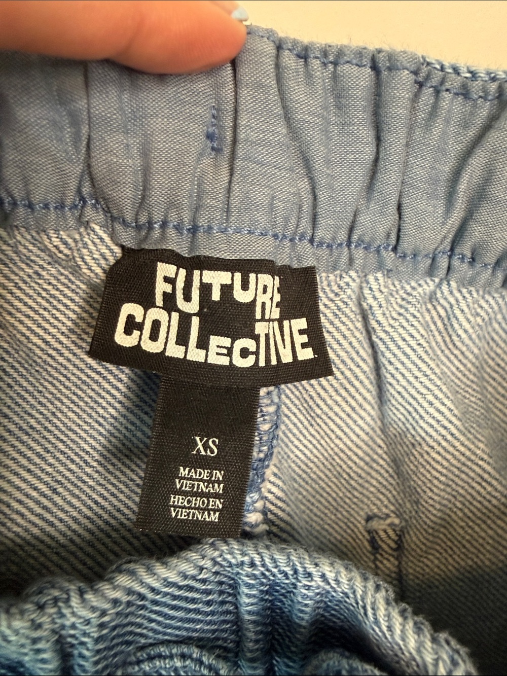 Relaxed Drawstring Jeans - Picture 2 of 3
